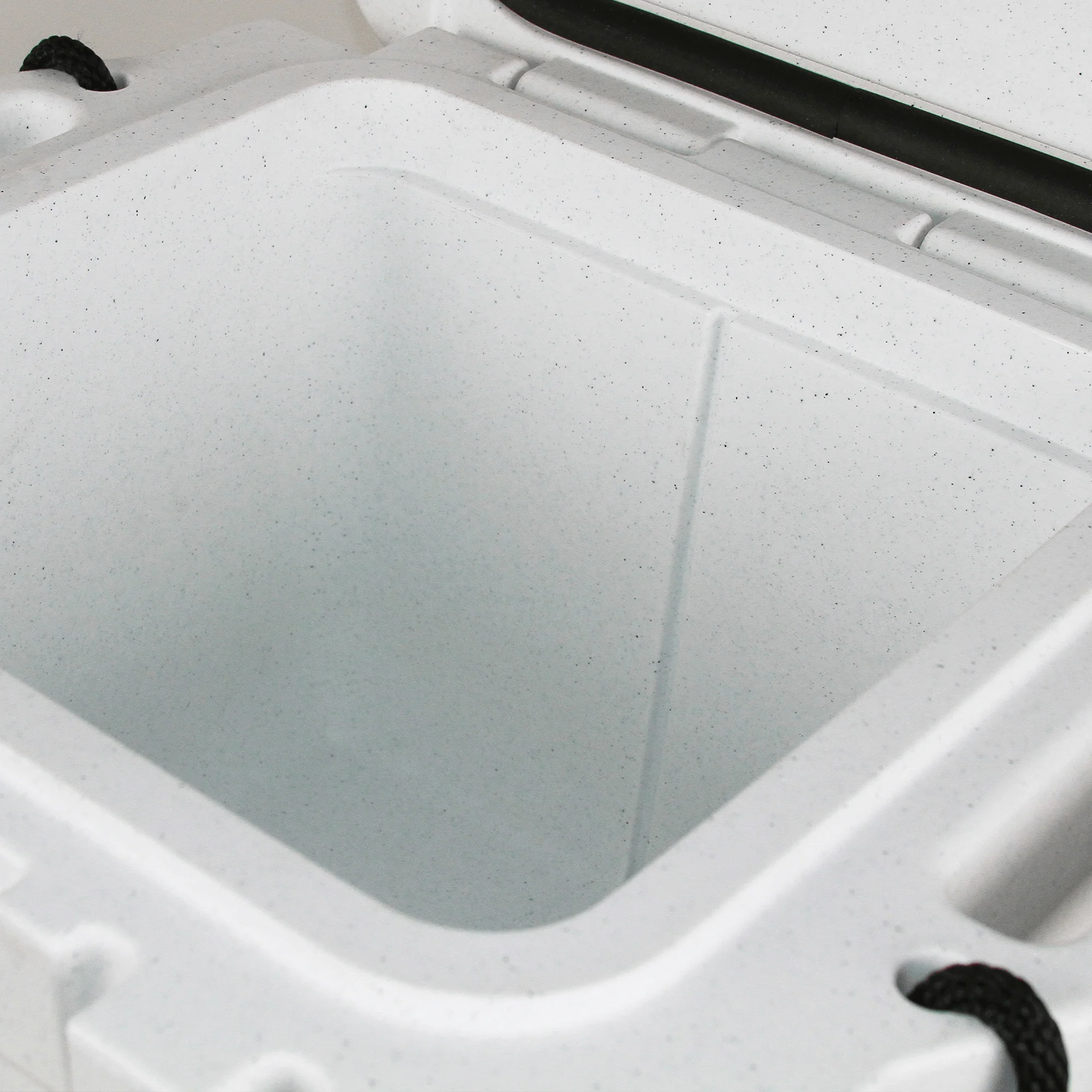 White 25 QT Bison Cooler - Image 7